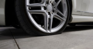 Read more about the article Bottom Line When Driving On ONE Flat Tire